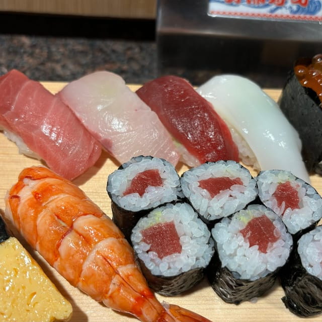 The Shinjuku Urban Views & Gourmet Walking Tour - Cultural Exploration