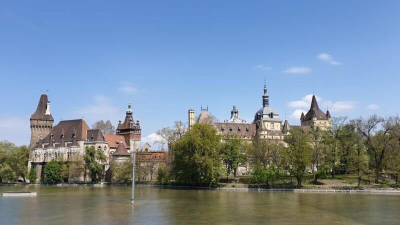 The Ultimate Private Kickstart Tour of Budapest - Who Should Consider This Tour