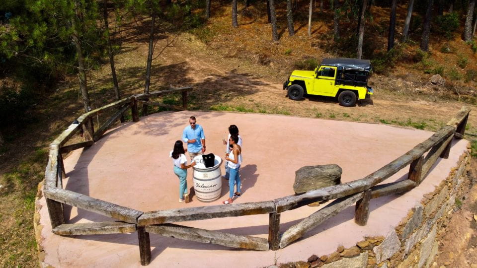 The Valmiñor Viewpoint - Availability and Reservations