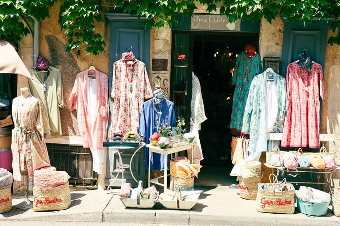 The wines of the Luberon, the Château de Lourmarin & Bastide du Laval olive oil - The Historic Charm of Lourmarin Castle