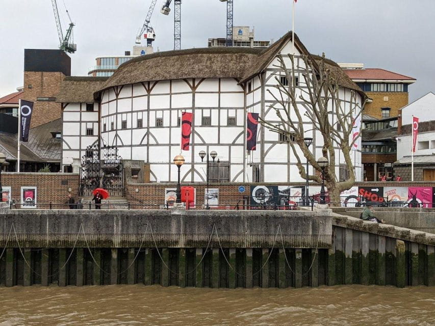 Theatrical Trails:A Self-Guided Audio Tour of the South Bank - Shakespeares Globe Theatre