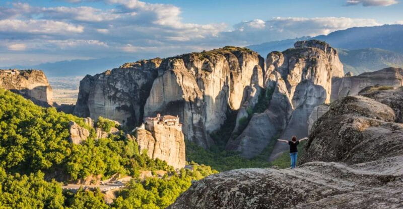 Thessaloniki: 3-Day Meteora Trip with Tours, Museum & Hotel - Arriving at Meteora: A Journey into the Clouds