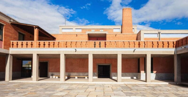 Thessaloniki: Byzantine Museum E-Ticket & Audio City Tour - Entering the Byzantine Museum: A Treasure Trove of Artifacts