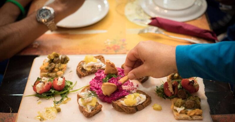 Thessaloniki: Food and Walking Tour with Tastings - Key points / Takeaways