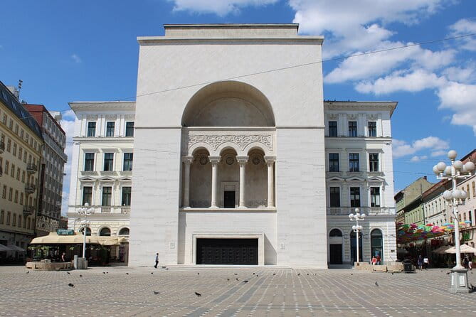 Timioara: Private Walking Tour with Local Guide - Exploring Timisoara with a Local: A Deep Dive into the City’s Heart