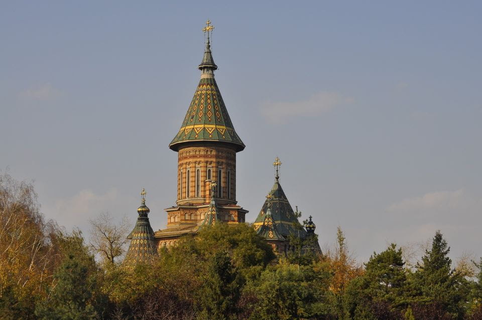 Timișoara: Capture the Most Photogenic Spots With a Local - Exploring Iconic Landmarks