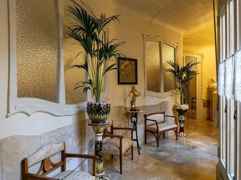 Tiquets & Guide: Lights and shadows of the Casa Milà - Antoni Gaudí - Barcelona - Exploring Casa Milà: The Heart of Gaudí’s Final Work