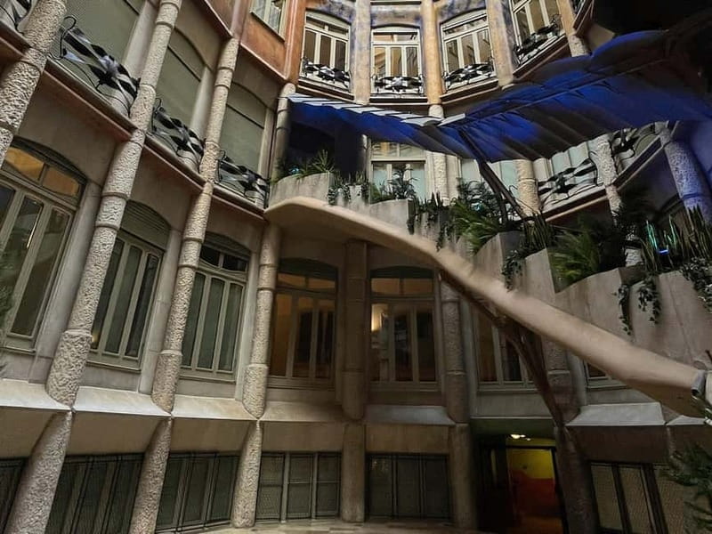 Tiquets & Guide: Lights and shadows of the Casa Milà - Antoni Gaudí - Barcelona - Frequently Asked Questions