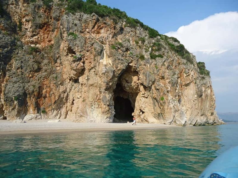 Tirana: Shpella e Pellumbasit, Syri I Ciklopit, Kruje - FAQ