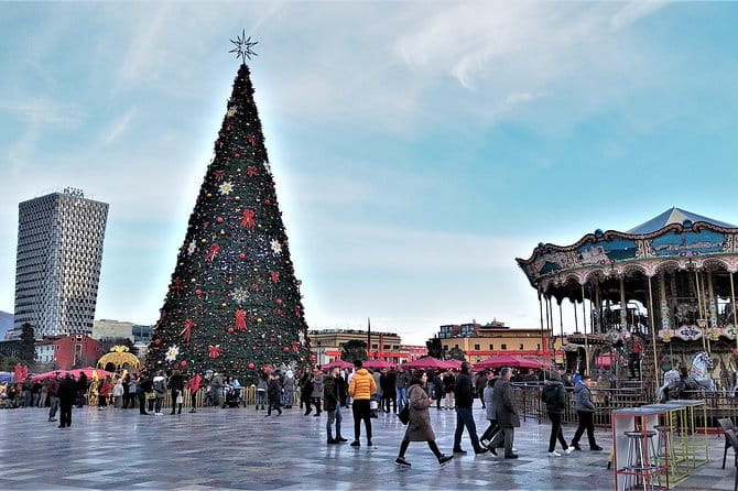 Tirana Walking Tour, Extra Virgin Olive Oil and Raki Tasting - The Tasting Experience: Olive Oil and Raki