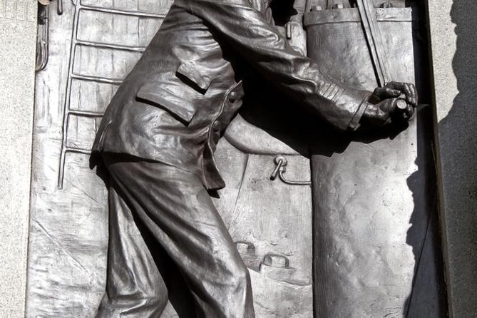 Titanic Belfast Experience,Giant'S Causeway, Dunluce Castle Day Trip From Dublin - Marveling at Giants Causeway