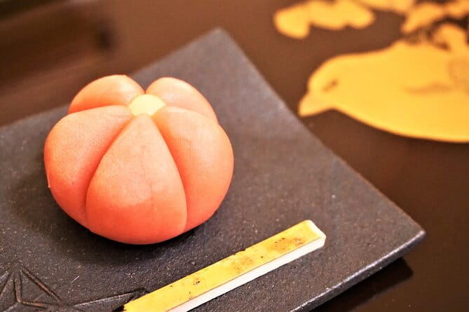 Tokyo 6 H Private Guided Tour & Japanese Sweets Making Experience - Accessibility