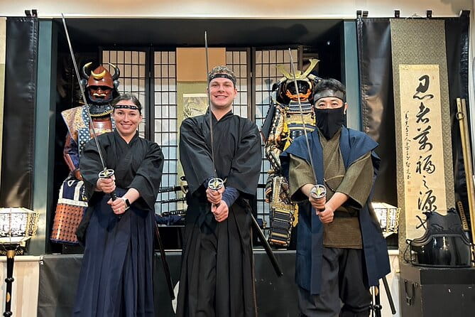 Tokyo: 60-min Samurai & Ninja Hands-on Seminar for History Lovers - Mastering the Art of Ninja Weapons