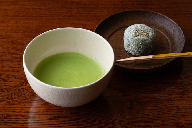 Tokyo Art Culture Tour Sannomaru Shozokan Museum & Sushi Making - Interactive Sushi-Making Session