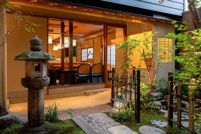 Tokyo Art Culture Tour Sannomaru Shozokan Museum & Sushi Making - What to Expect on the Tour