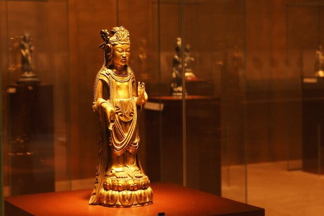 Tokyo ART Walking: National Museum and Yanaka ART Area - Accessibility and Health Considerations