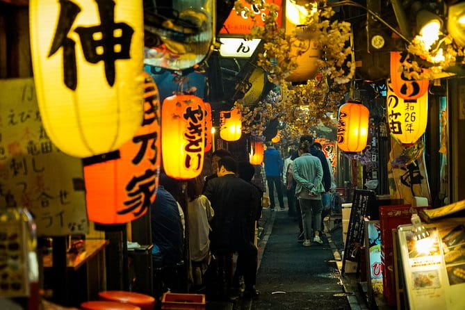 Tokyo Bar Hopping Night Tour in Shinjuku - Discovering Hidden Izakaya Bars