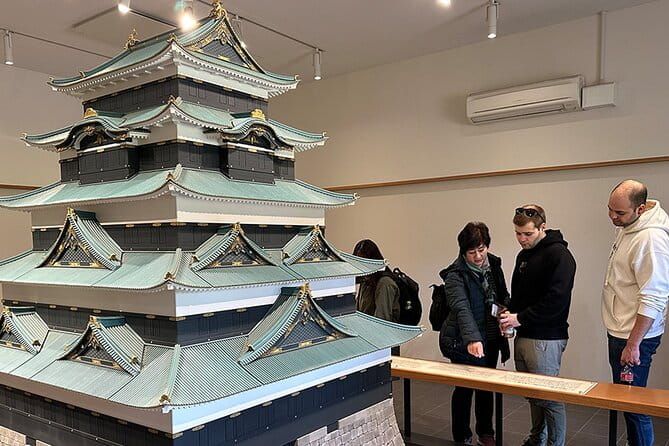 Tokyo Castle & Imperial Palace , Historical Walking Tour - Key Points