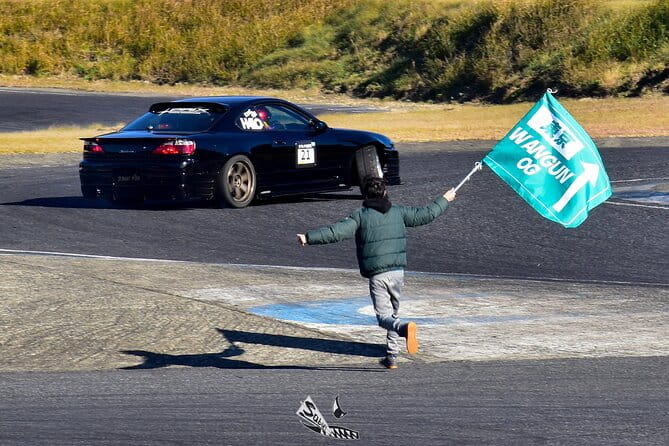 Tokyo Drifting Lesson With Professional Drifters - Key Points