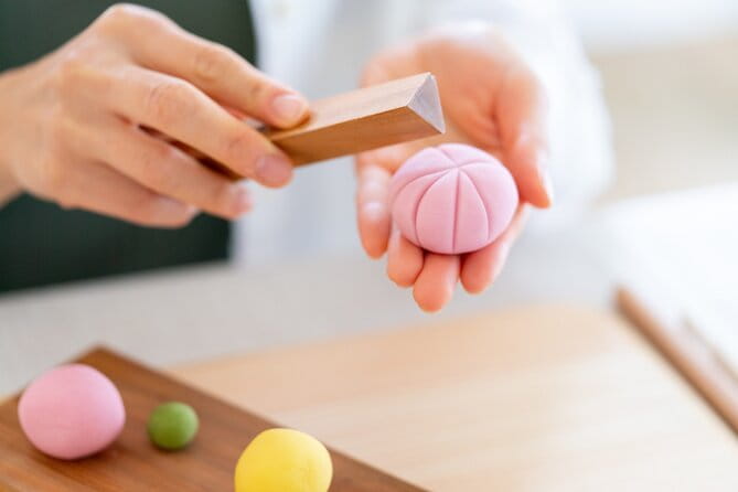 Tokyo: Japanese Sweets Making Experience - Pricing and Group Size