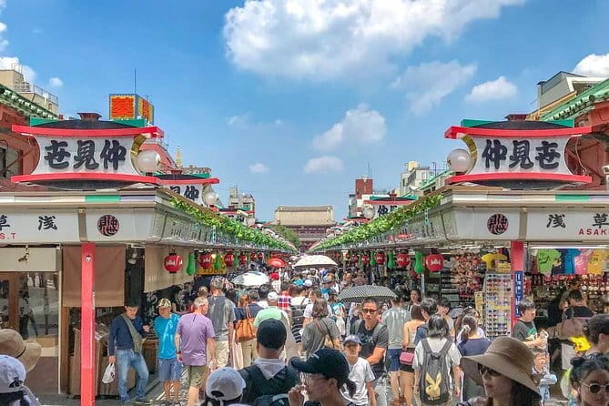 Tokyo Local Flavors Night Tour in Shinjuku - Food and Beverage Highlights