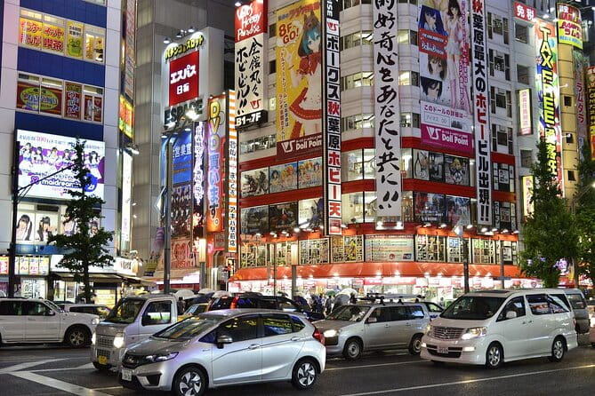 Tokyo Night Tour Akihabara, Shibuya, Karaoke and City Lights - Discovering the Vibrant Shibuya Crossing