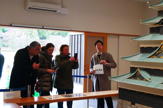 Tokyo Private Tour of the Imperial Palace East Gardens - Highlights of the Tour Experience