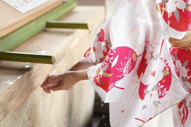 Tokyo, Shibuya: Meiji Shrine Tour in KIMONO / English-friendly - Location and Activity