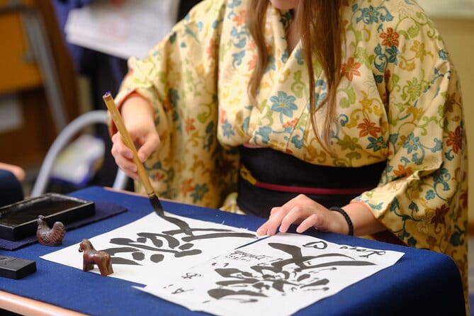 Tokyo Shinagawa Experience Calligraphy Wearing a Kimono or Samue - What to Expect