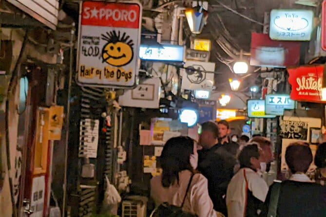 Tokyo: Shinjuku Golden Gai Bar Hopping That Only Locals Know - Connecting With the Locals and Their Stories