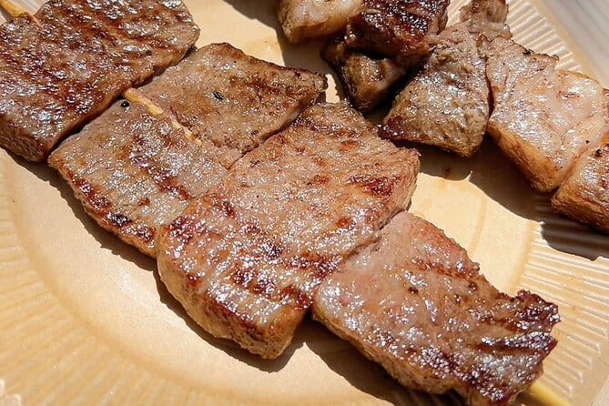 Tokyo: Tsukiji Fish Market Seafood & Street Eats - Navigating the Bustling Tsukiji Neighborhood