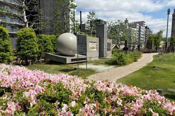 Tokyo Tsukiji Outer Market Adventure With Tasteful Delights - Savoring the Tsukiji Delicacies