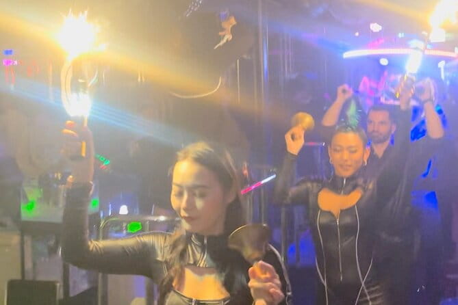 Tokyo VIP Night Club Tour With VIP Dinner and Table - Inclusions and Amenities