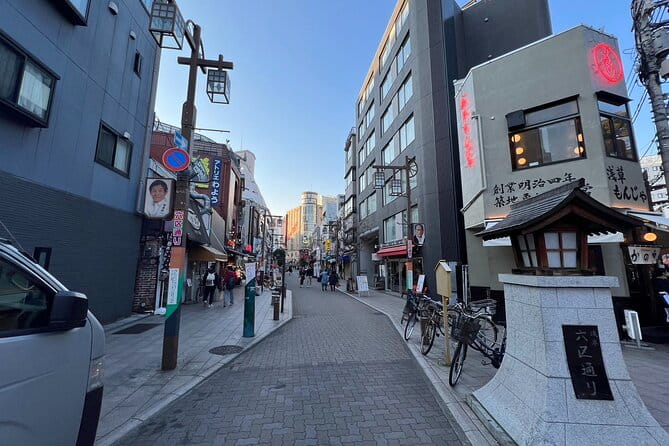 Tokyo, Walking Tour of Sensoji Temple and Surroundings in Asakusa - Navigating the Surrounding Neighborhoods