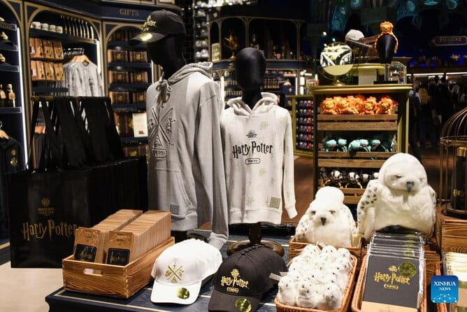 Tokyo WB. Studio Tour Harry Potters Creation E-Ticket Optional - Key Points