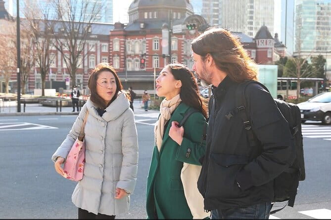 Tokyos Imperial Palace & Nihonbashi Tour - Exploring the Imperial Palace Gardens