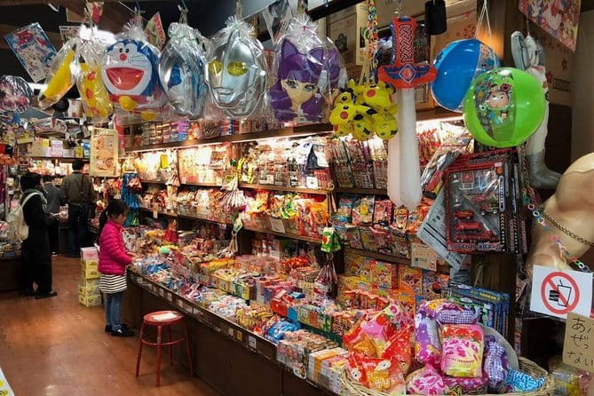 Tokyos Unique & Quirky Experience With a Local, Private + Custom - Savoring the Flavors of a Quirky Café or Izakaya