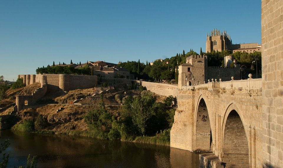 Toledo Complete With Monuments and Cathedral - Itinerary Highlights