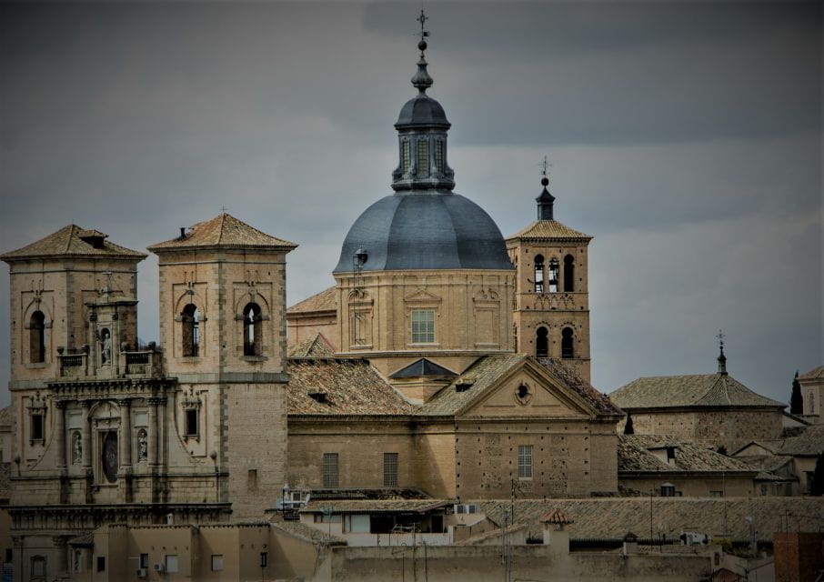 Toledo: Guided Walking Tour to Essential Monuments in Spanish - Itinerary Highlights