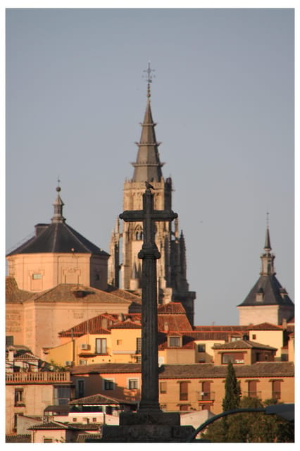 Toledo: Monumentos esenciales: Alcazar, Catedral, Sinagoga - Exploring Toledo’s Major Monuments: A Practical Guide