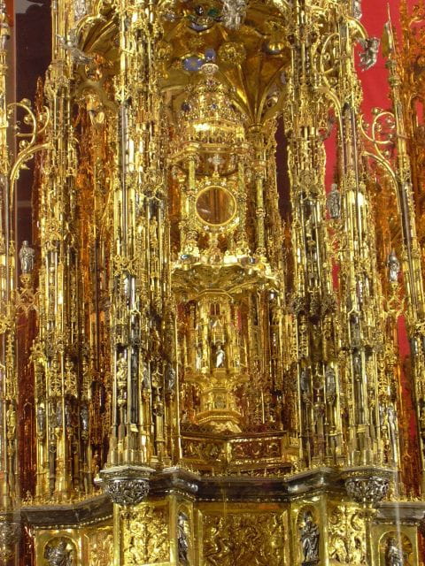 Toledo: Private Monuments Walking Tour with Monument Entry - Exploring the Jewish Quarter and the Synagogue