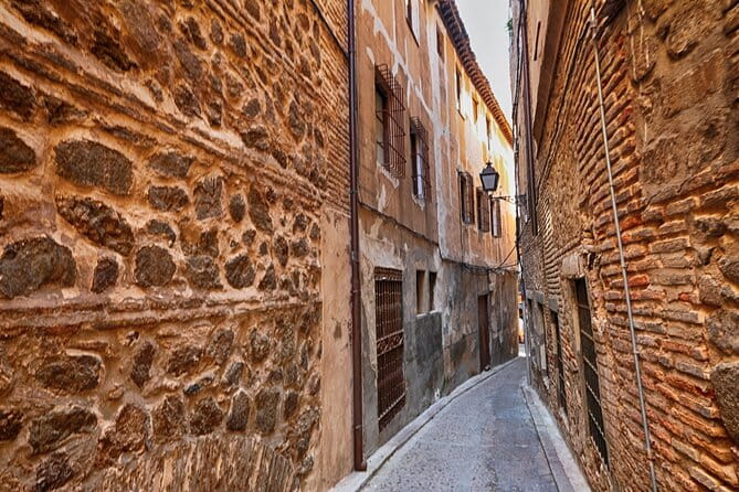 Toledo Scavenger Hunt and Highlights Self-Guided Tour - Key Points / Takeaways