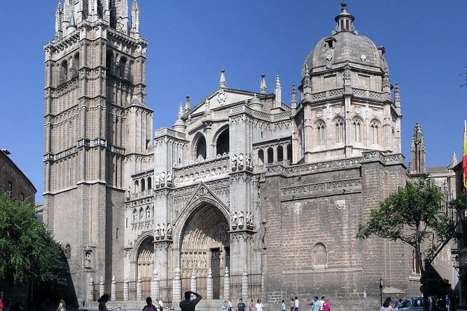 Toledo Tour With Cathedral, Synagoge & St Tome Church From Madrid - Guided Walking Tour of Historic Sites