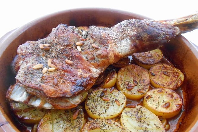 Toledo Tour With Cathedral, Synagoge & St Tome Church From Madrid - Visiting the Historic Synagogue