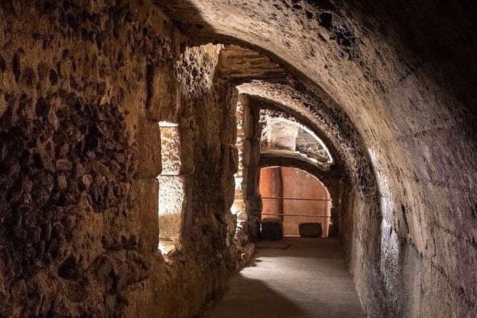Toledo Underground Tour Visit Thermae and Private Basements - Key Points