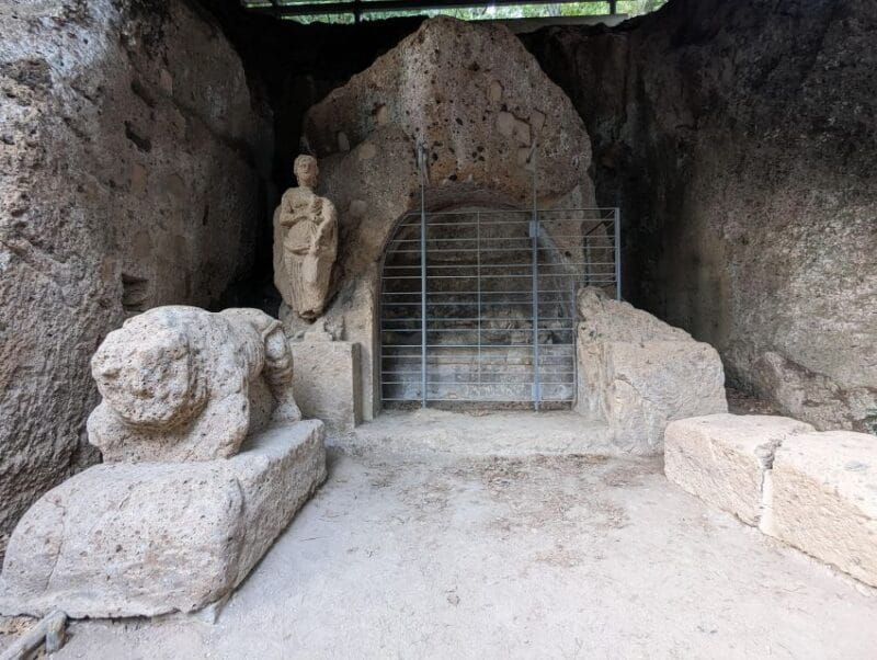 Tomb Hunting and Trekking Adventure in Sovana - Exploring Sovana’s Hidden Etruscan Treasures: A Trekking Adventure