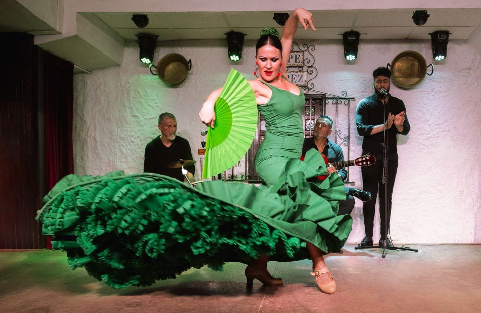 Torremolinos: Flamenco Show With Drinks - Nearby Attractions