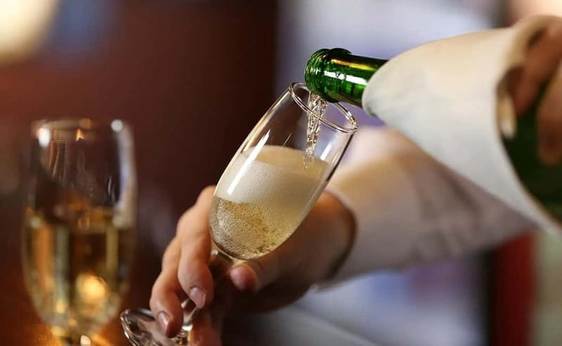 Torrevieja: Wine and Cheese Tasting at Torre del Moro - Is It Worth It? Analyzing Value and Experience