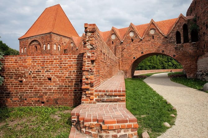 Torun Living Museum of Gingerbread and Old Town Private Walking Tour - Exploring Torun’s Hidden Gems