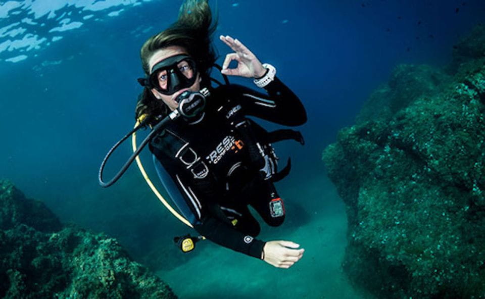 Tossa De Mar: Mar Menuda Dive Trip for Certified Divers - Post-Dive Amenities